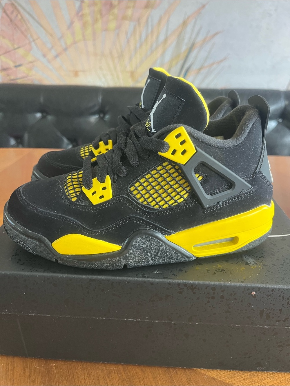 AIR JORDAN 4 RETRO Thunder GS 4Y kids youth Sneakers black yellow shoes NWT